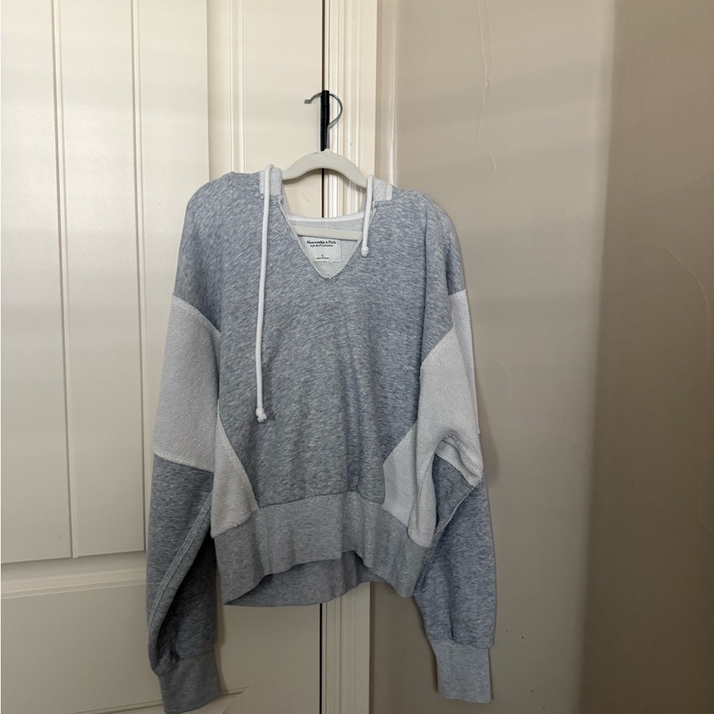Abercrombie & Fitch Gray Oversized Long Sleeve Sweatshirt